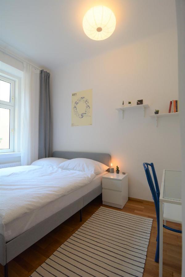 2-rooms; And Relax! Near Main Station Vienne