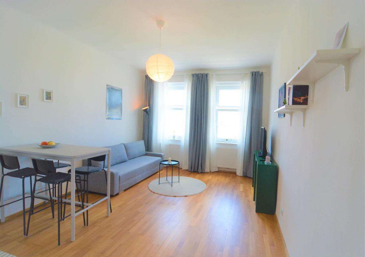 2-rooms; And Relax! Near Main Station Appartement